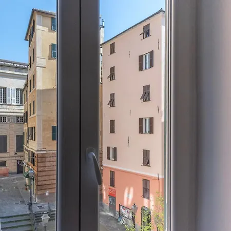 Designer In The Center Of Apartment