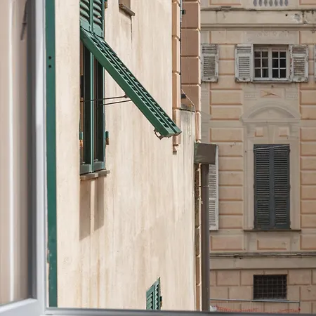 Designer In The Center Of Apartment